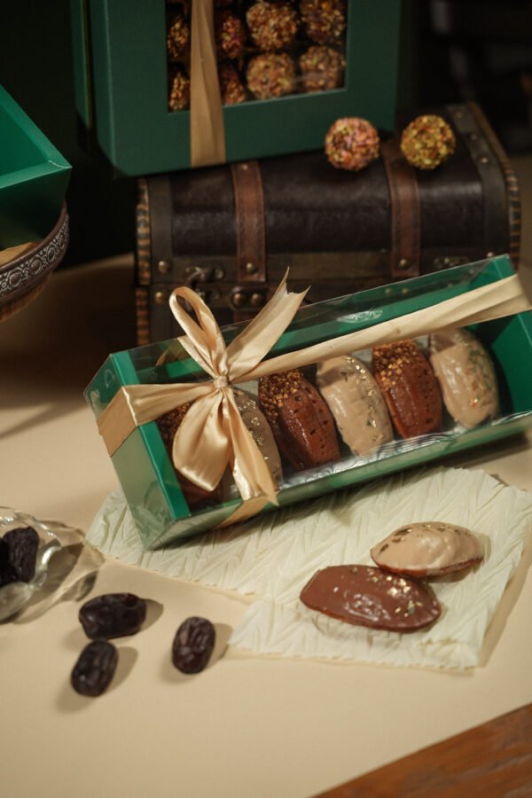 Raya Date Madeleine Celebration Box