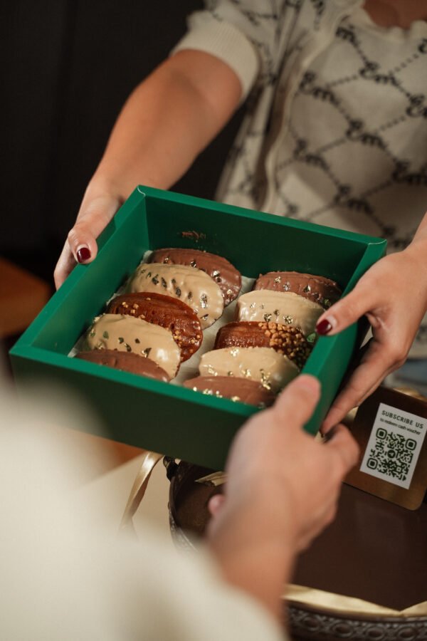 Raya Date Madeleine Celebration Box